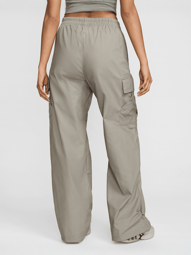 Nike, Sportswear Essential Woven Mid-Rise Standard Cargo Pants, beige, Image 2 of 7