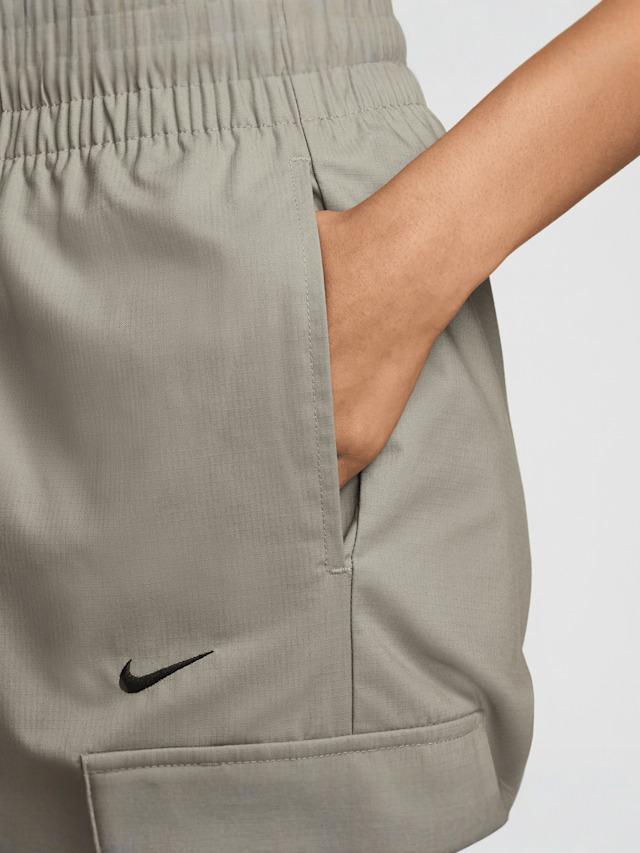 Nike, Sportswear Essential Woven Mid-Rise Standard Cargo Pants, beige, Image 4 of 7