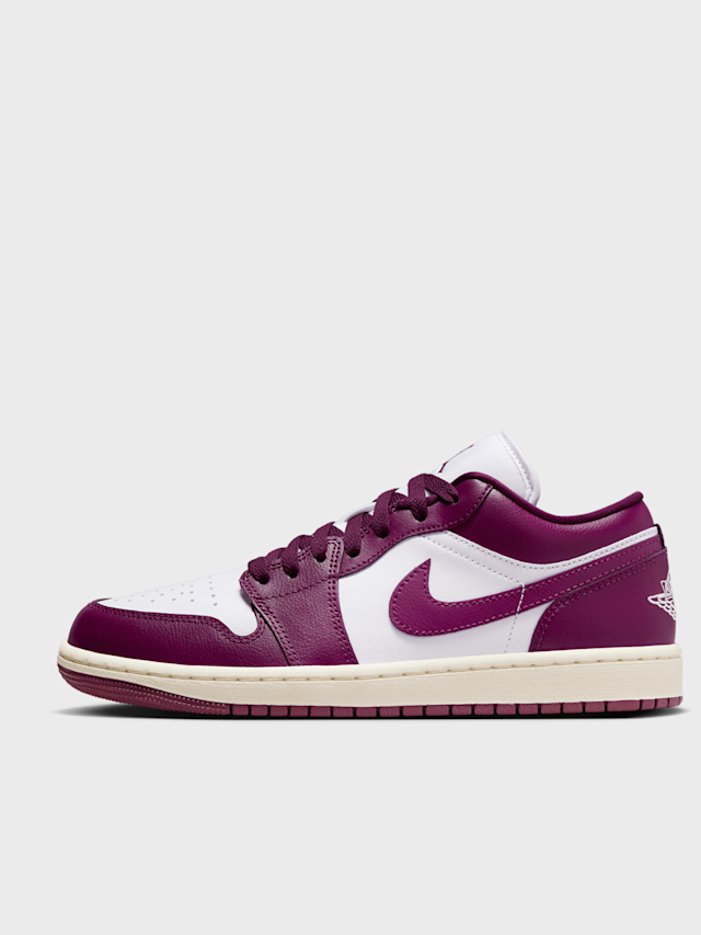 Jordan, WMNS Air Jordan 1 Low, red, Image 1 of 8
