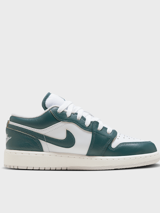 Jordan, 1 Low SE (GS), green, Image 2 of 9