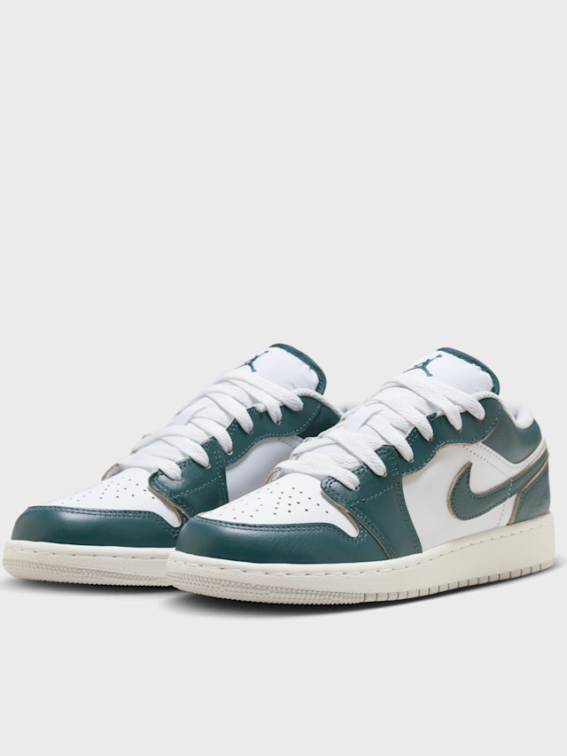Jordan, 1 Low SE (GS), green, Image 4 of 9