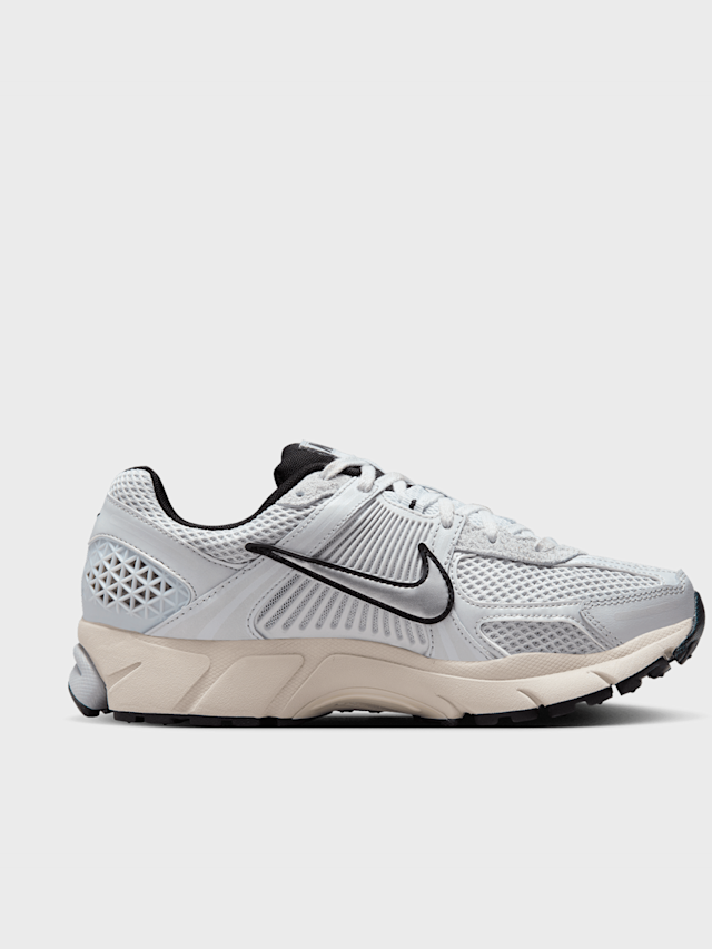 Nike, WMNS Zoom Vomero 5, grey, Image 2 of 9