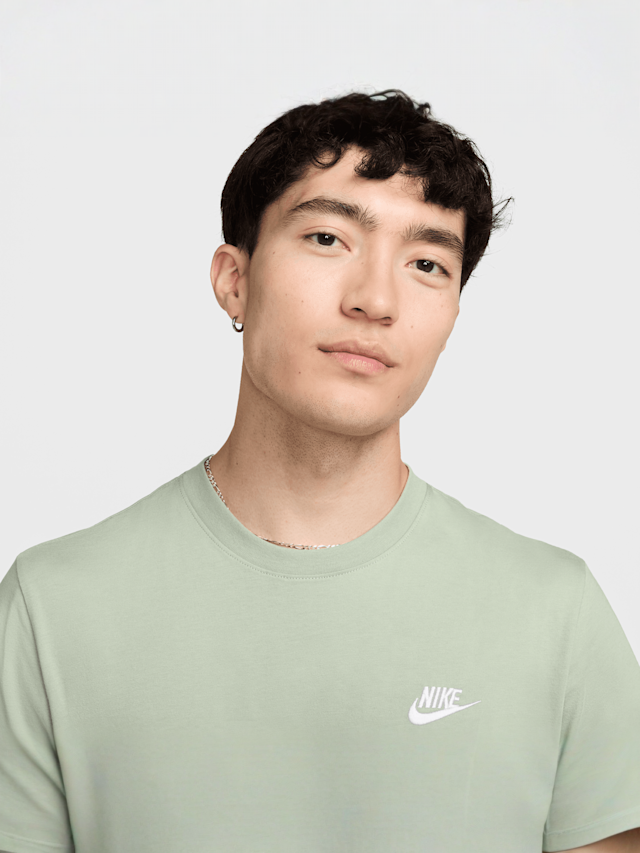 Nike, Sportswear Club T-Shirt, green, Image 3 of 5