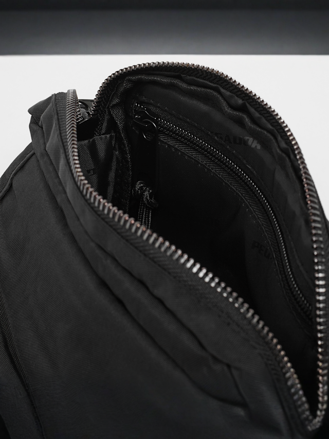Pegador, Ceron Cross Body Bag, black, Image 4 of 5