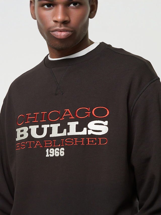 New Era, Chicago Bulls NBA Lifestyle Oversized Crewneck Sweatshirt, black, Image 3 of 5