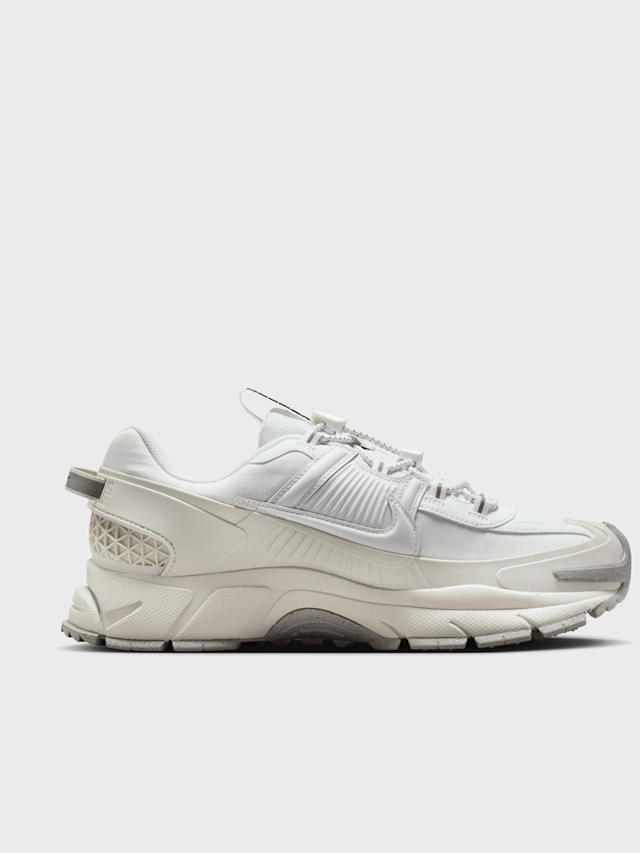 Nike, WMNS Zoom Vomero 5, beige, Image 2 of 9