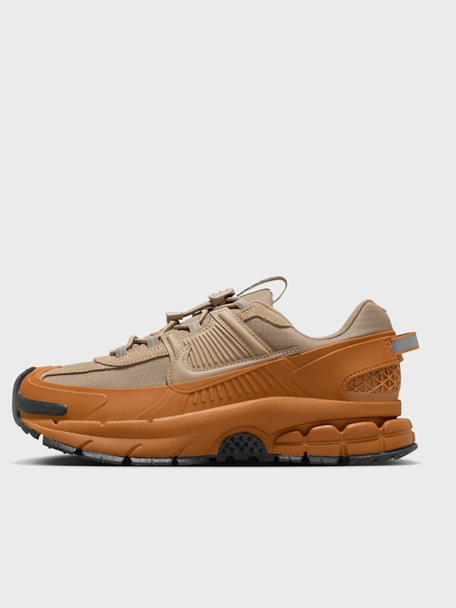 Nike, WMNS Zoom Vomero, brown, Image 1 of 9