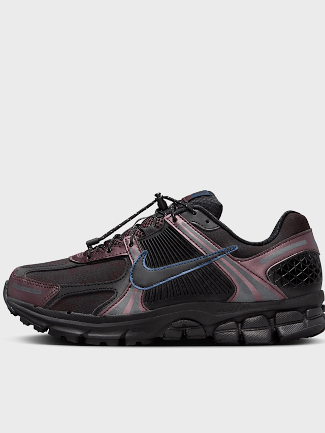 Nike, WMNS Zoom Vomero 5, black, Image 1 of 9