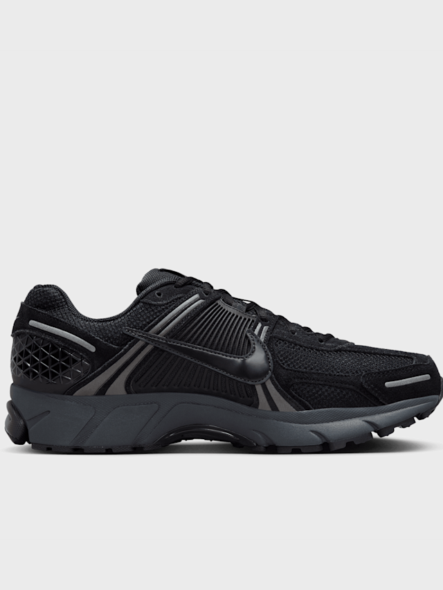 Nike, Zoom Vomero 5, black, Image 2 of 9