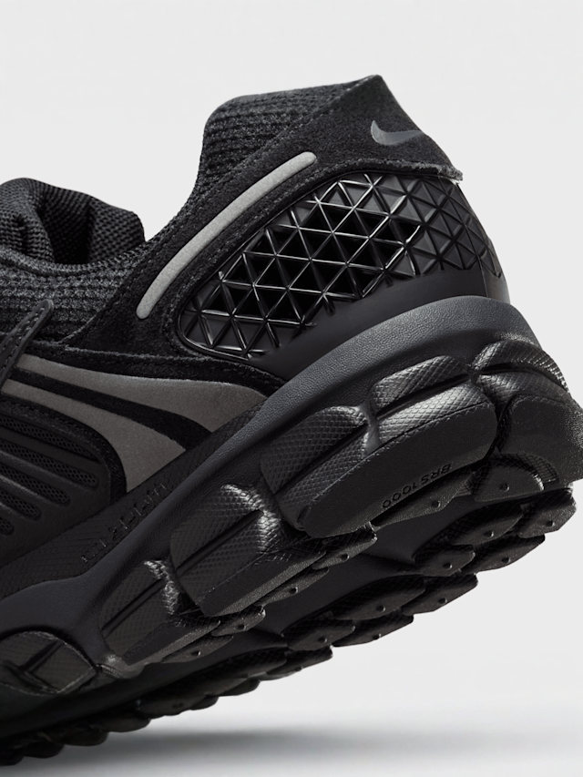 Nike, Zoom Vomero 5, black, Image 8 of 9