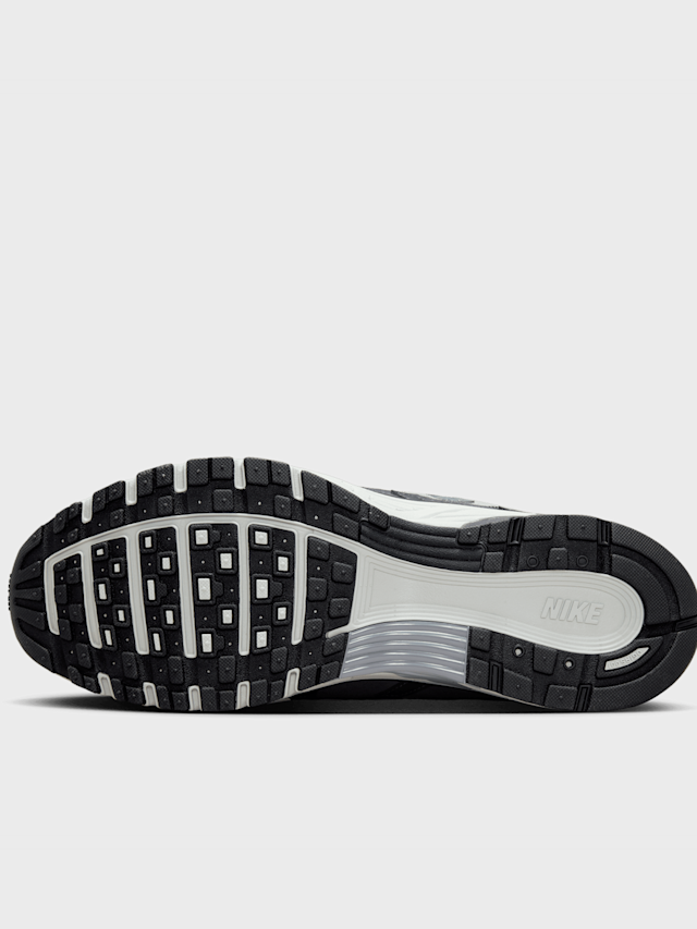 Nike, P-6000 metallic silver/metallic silver/black, grey, Image 3 of 9