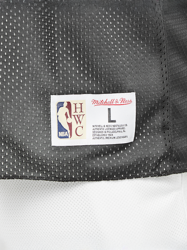 Mitchell & Ness, NBA Reversible Mesh Practice Tank Vintage Logo LA Lakers, black, Image 5 of 9
