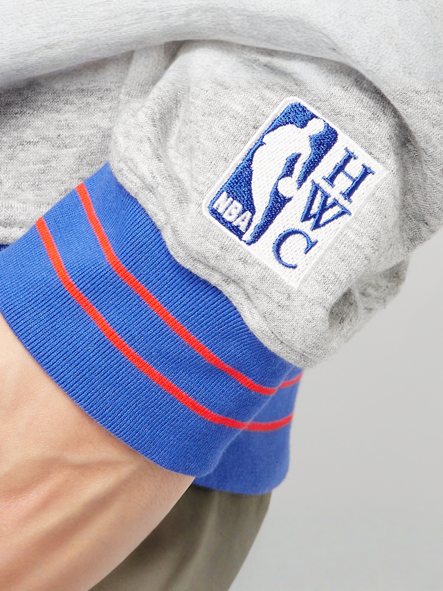 Mitchell & Ness, NBA New York Knicks Full Field Satin Fleece Crew, grey, Image 5 of 6