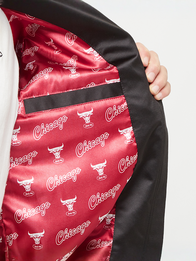 Mitchell & Ness, NBA Chicago Bulls Team Leader Satin Bomber, black, Image 6 of 7