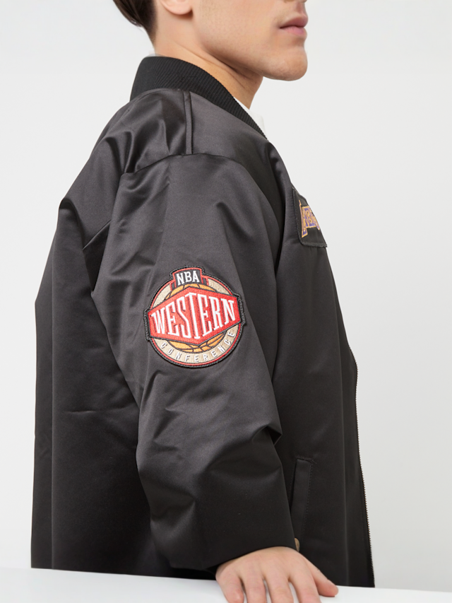 Mitchell & Ness, NBA Los Angeles Lakers Team Leader Satin Bomber, black, Image 5 of 7