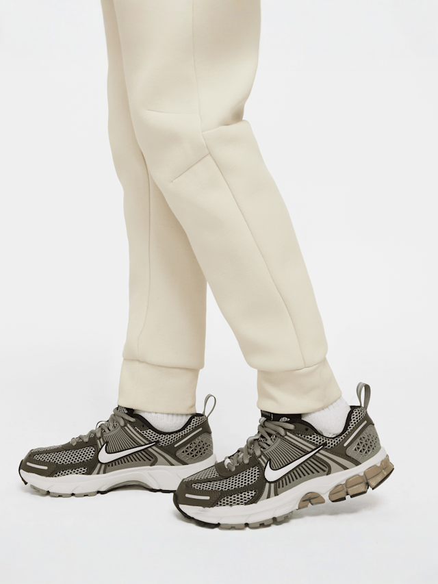 Nike, Sportswear Tech Fleece Jogger, beige, Image 8 of 9