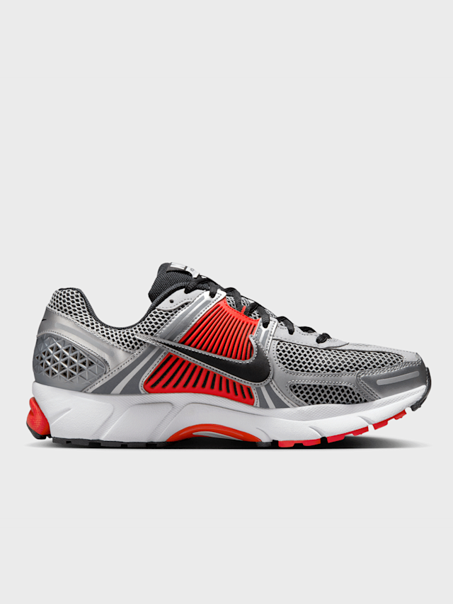 Nike, Zoom Vomero 5, grey, Image 2 of 9