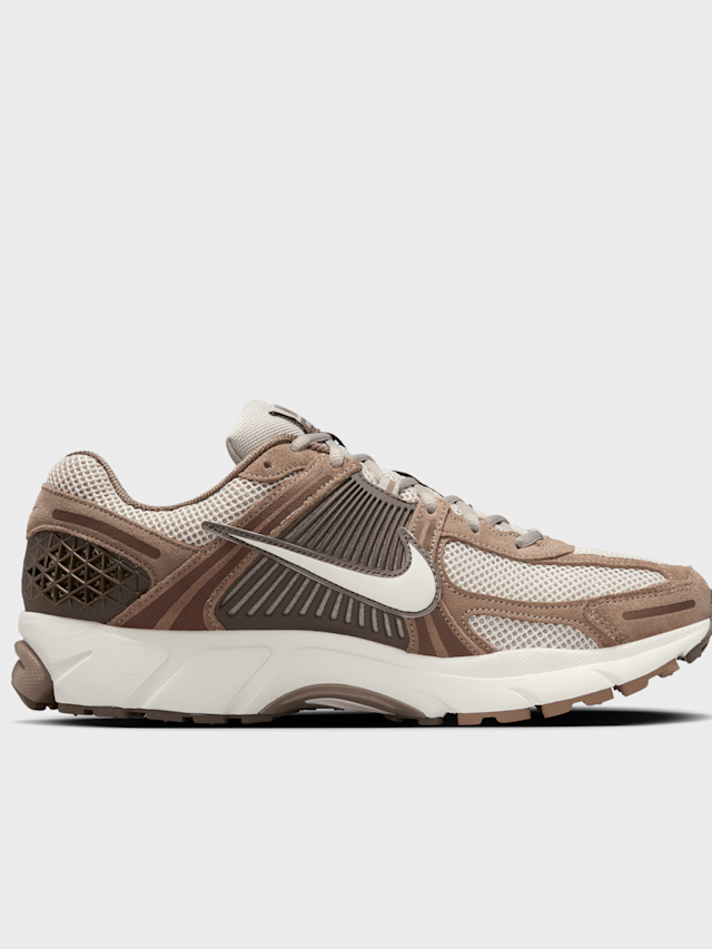 Nike, Zoom Vomero 5, brown, Image 2 of 9