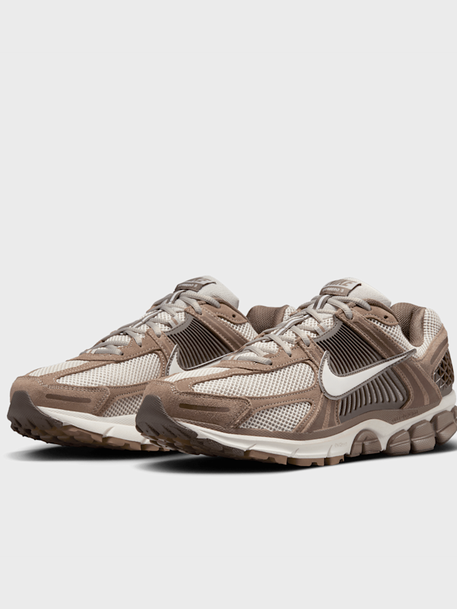 Nike, Zoom Vomero 5, brown, Image 4 of 9
