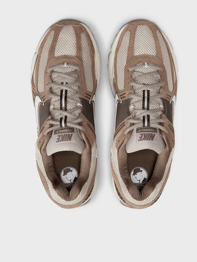 Nike, Zoom Vomero 5, brown, Image 6 of 9