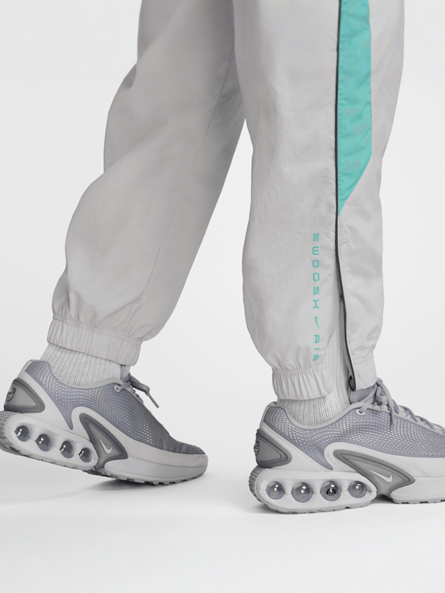 Nike, Sportswear Woven Swoosh Air Pants, grey, Image 5 of 6