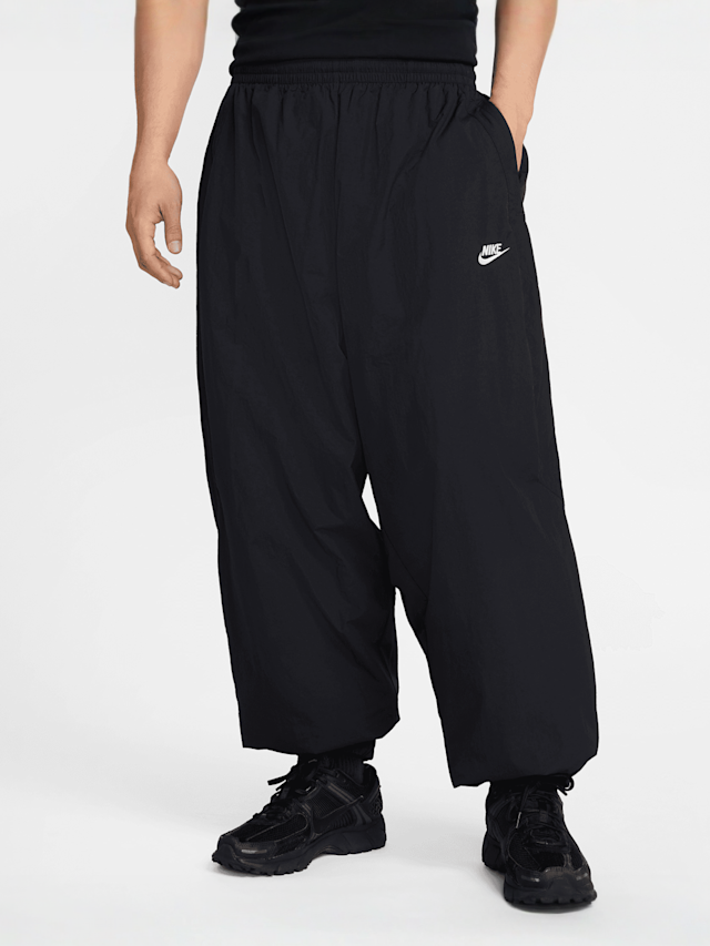 Nike, Club Woven Oversized Track Pants, zwart, Afbeelding 1 van 6