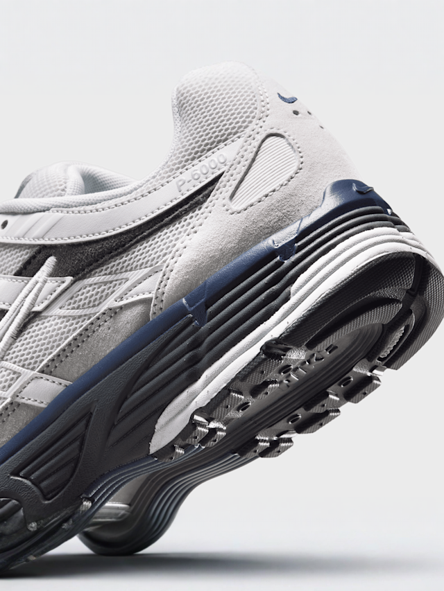 Nike, P-6000 metallic silver/metallic silver/black, grey, Image 8 of 8