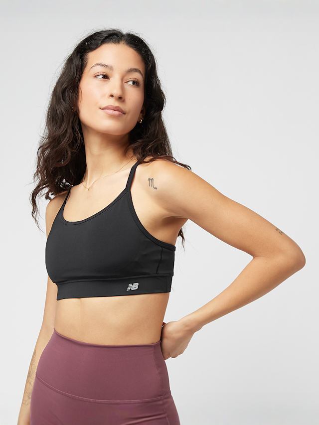 New Balance, Essential Yoga Bra, czarny, Obraz 1 z 4