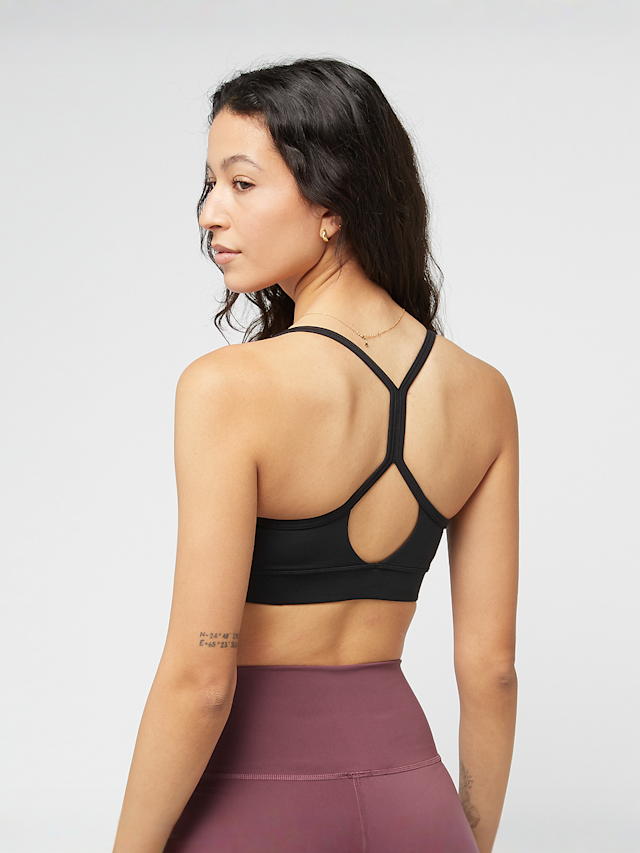 New Balance, Essential Yoga Bra, czarny, Obraz 2 z 4
