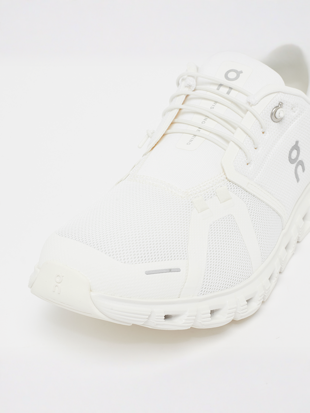 On, Cloud 6, white, Image 6 of 9