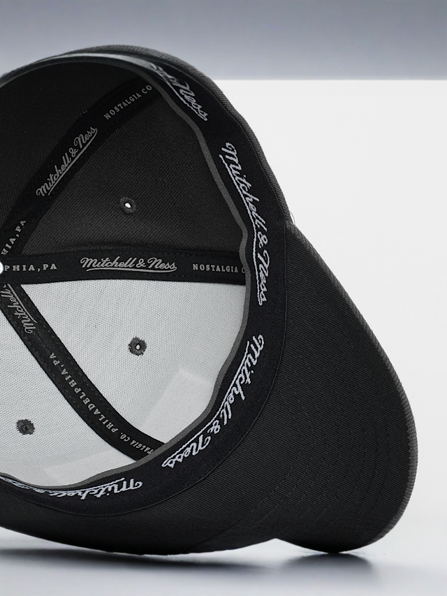 Mitchell & Ness, Rubber Patch Classic Red Own Brand, szary, Obraz 3 z 4