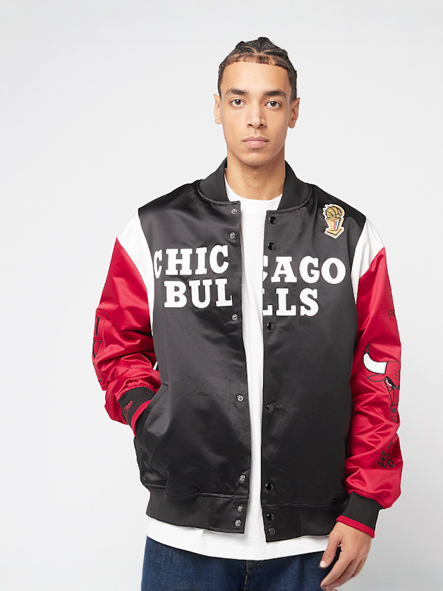 Mitchell & Ness, NBA Team Origins Satin Jacket Vintage Logo Chicago Bulls, black, Image 1 of 8