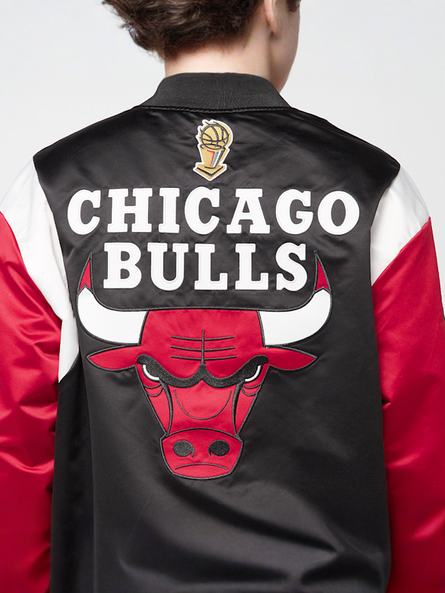 Mitchell & Ness, NBA Team Origins Satin Jacket Vintage Logo Chicago Bulls, black, Image 6 of 8