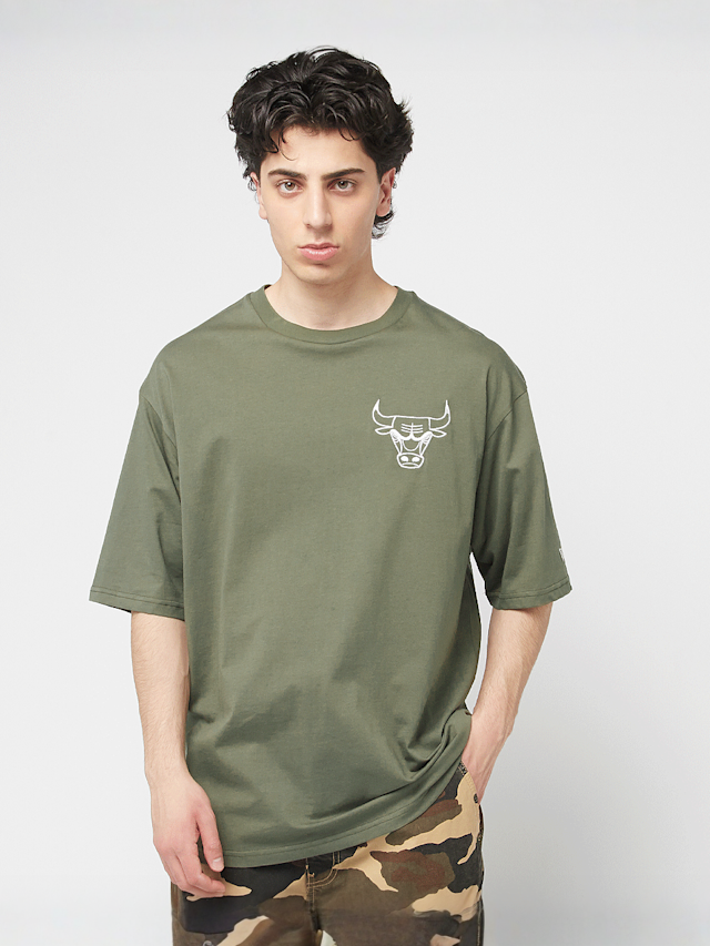 New Era, NBA League Essential Oversized Tee Chicago Bulls, green, Image 1 of 5