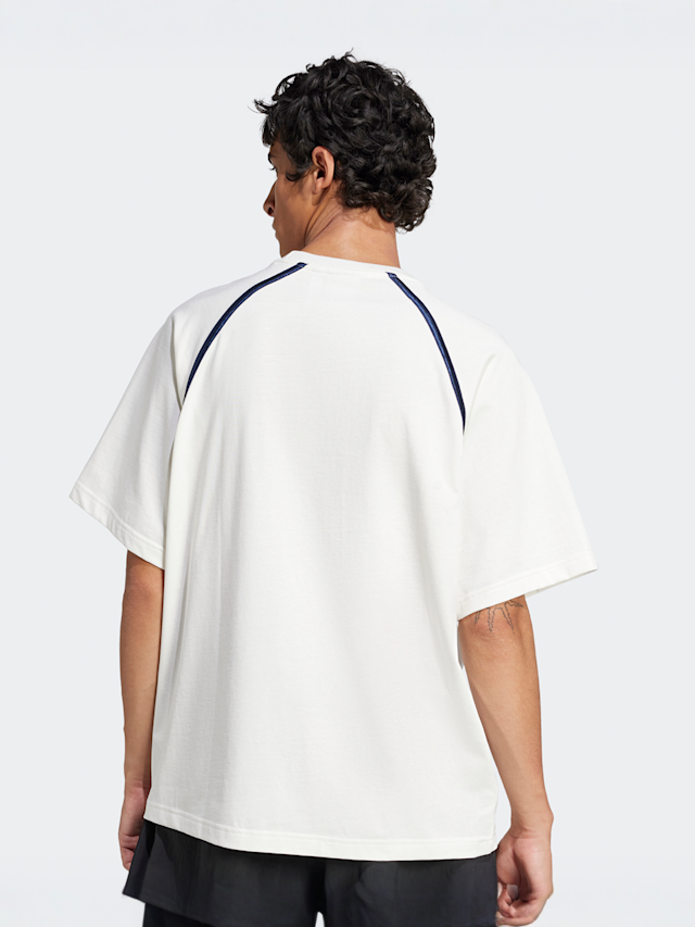 adidas Originals, Badge T-Shirt, white, Image 2 of 5