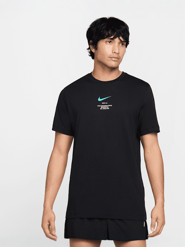 Nike, Sportswear Club T-Shirt, zwart, Afbeelding 1 van 5