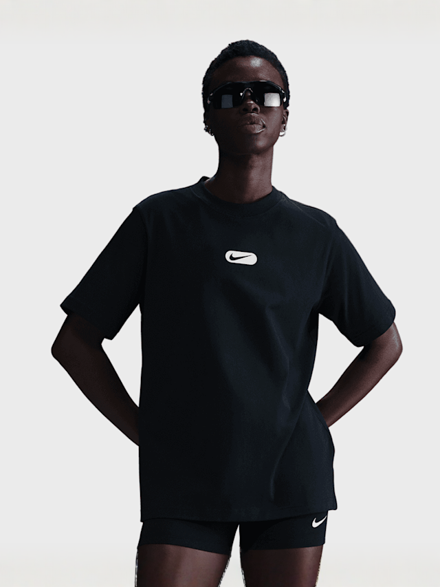 Nike, Sportswear Club Short Sleeve T-Shirt, czarny, Obraz 1 z 4