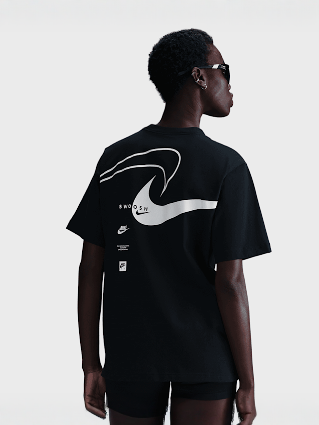 Nike, Sportswear Club Short Sleeve T-Shirt, black, Image 2 of 4
