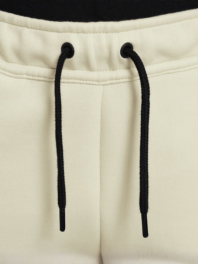 Nike, Junior Sportswear Tech Fleece Short, beige, Image 4 of 6