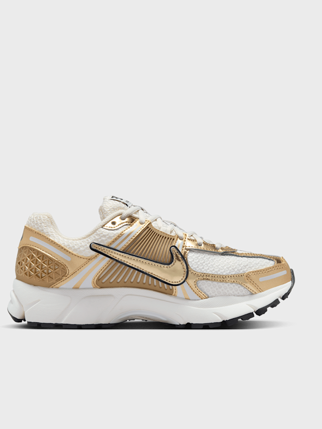 Nike, WMNS Zoom Vomero 5, gold, Image 2 of 8