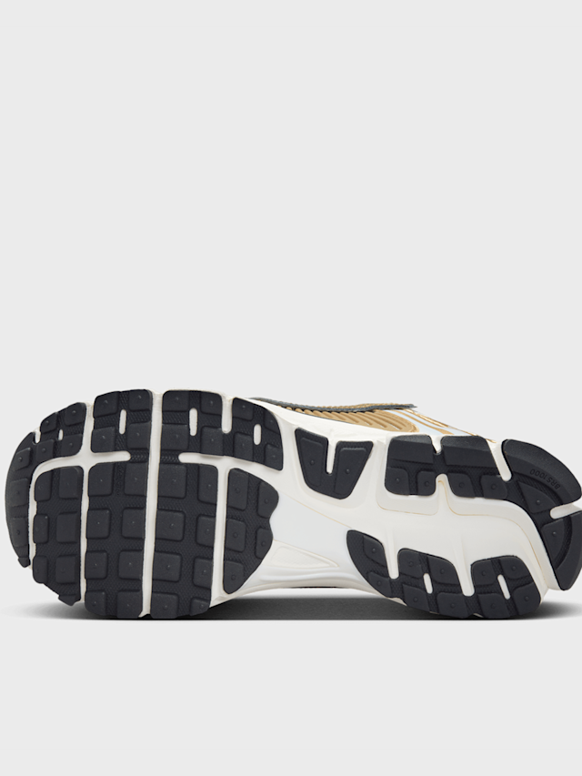 Nike, WMNS Zoom Vomero 5, gold, Image 3 of 8