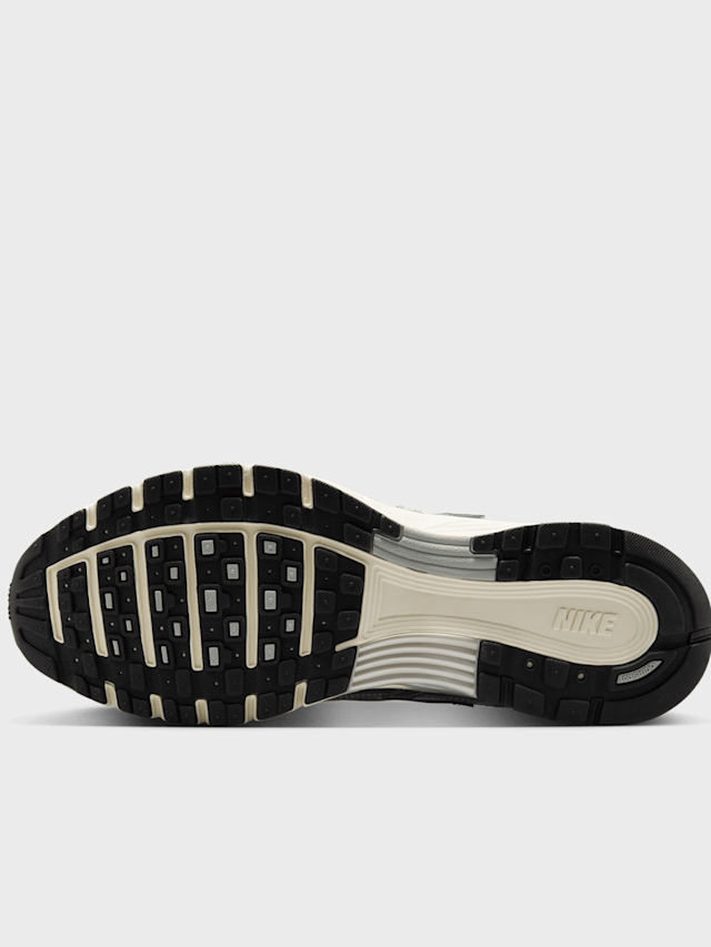 Nike, P-6000 metallic silver/metallic silver/black, silver, Image 3 of 8