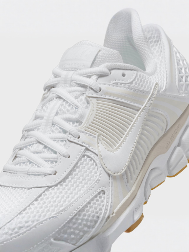 Nike, Zoom Vomero 5, white, Image 7 of 9