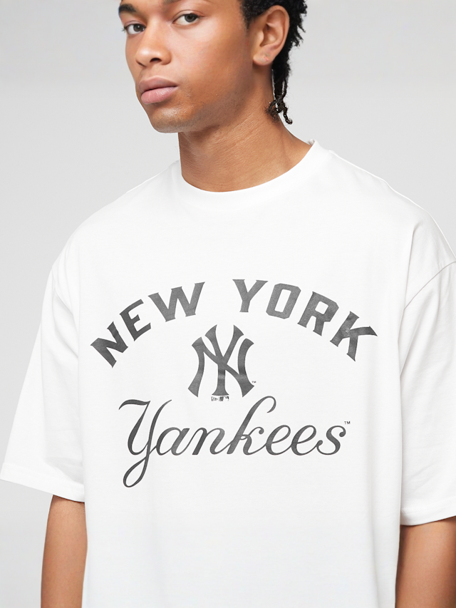 New Era, MLB Arch Graphic Oversized Tee New York Yankees, white, Image 3 of 5