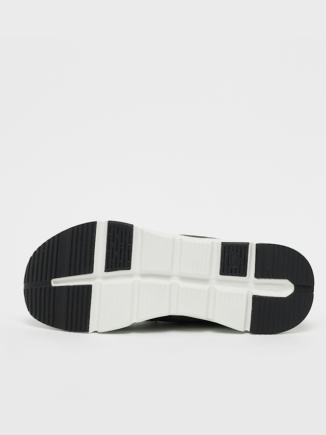 On, Cloud Sky (GS), black, Image 4 of 9