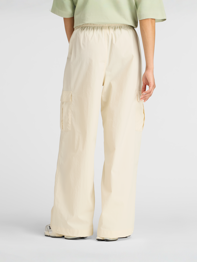 New Balance, Woven Cargo Pant black, beige, Image 2 of 6