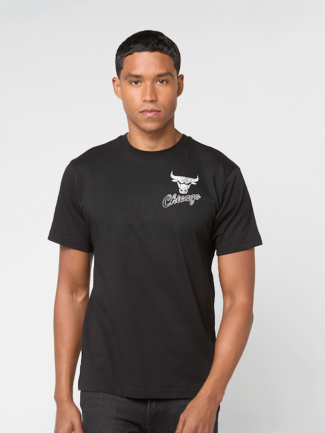Mitchell & Ness, NBA Chicago Bulls HWC Overlap Graphic Tee, black, Image 2 of 5
