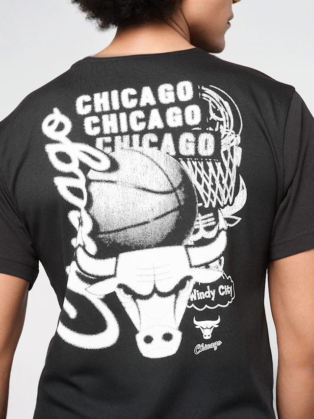 Mitchell & Ness, NBA Chicago Bulls HWC Overlap Graphic Tee, black, Image 4 of 5
