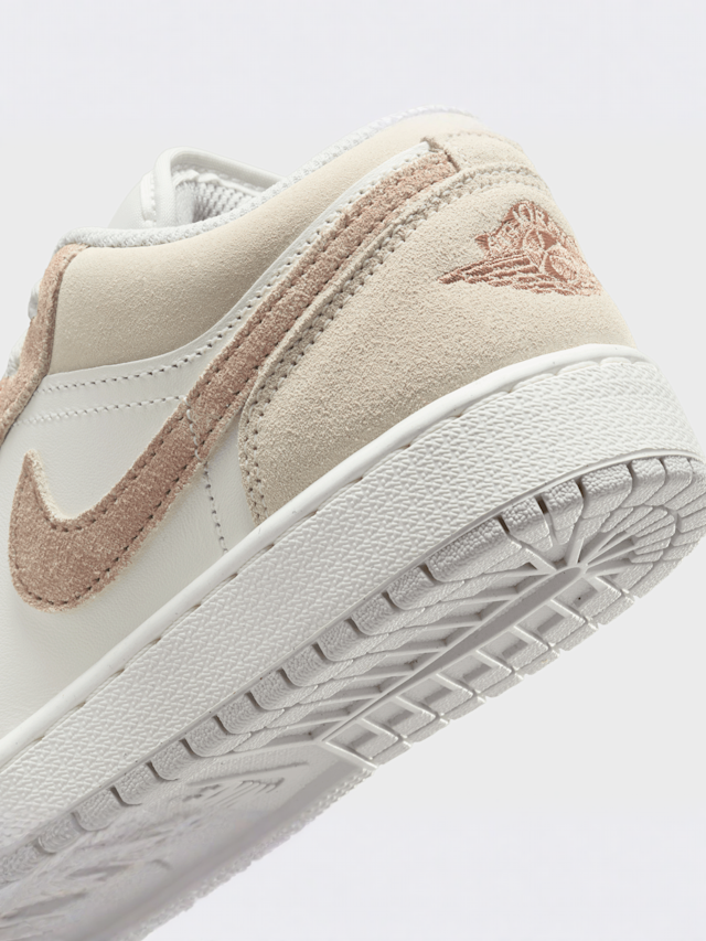 Jordan, 1 Low SE (GS), beige, Image 8 of 8