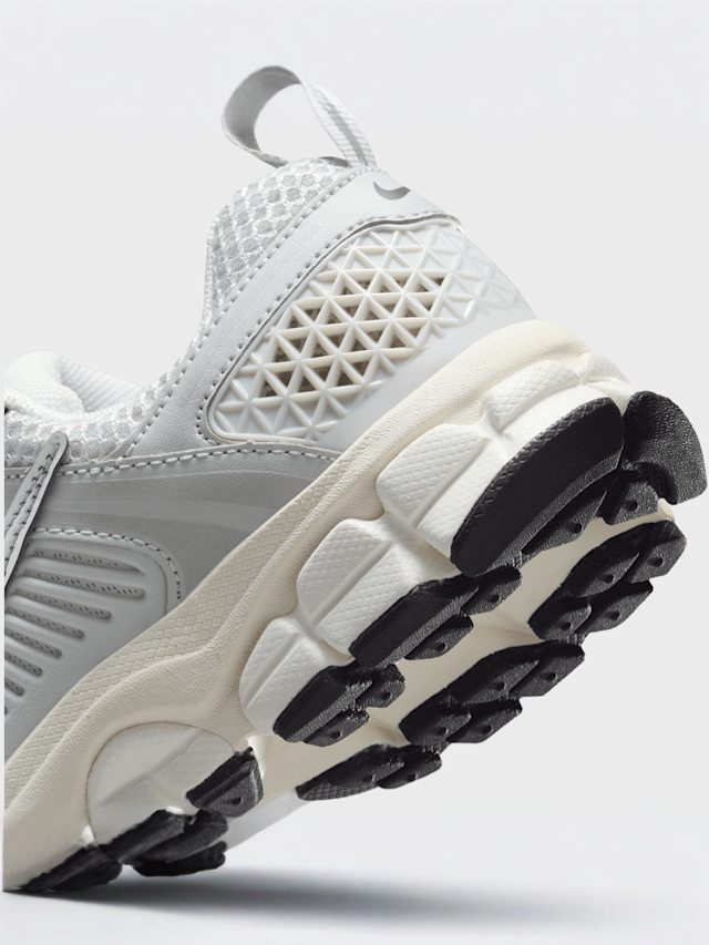 Nike, Vomero 5 sail/metallic silver/vast grey, grey, Image 8 of 9